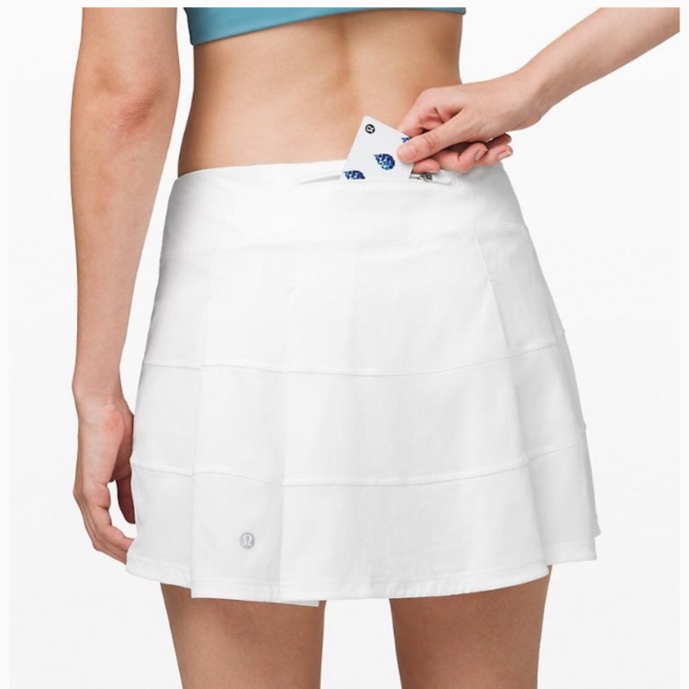 ISO: WHITE TENNIS/GOLF SKIRT LULULEMON